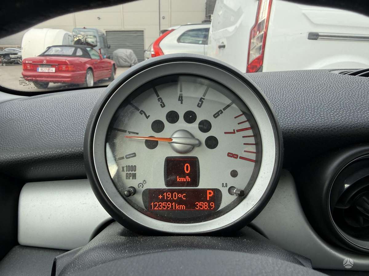 Mini Cooper, 1.6 l., Хэтчбек
