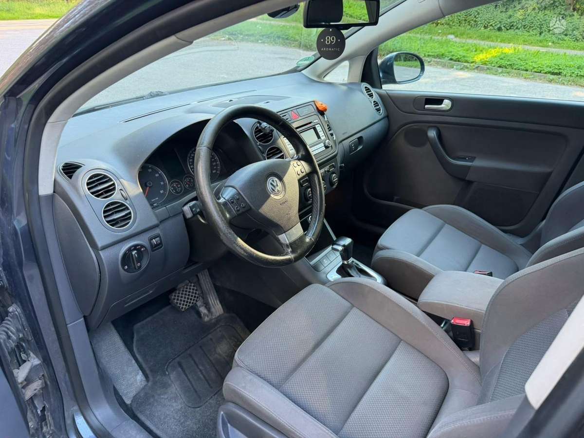 Volkswagen Golf Plus - 10
