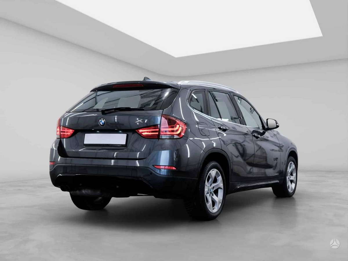 BMW X1, 2.0 l., Внедорожник / Кроссовер