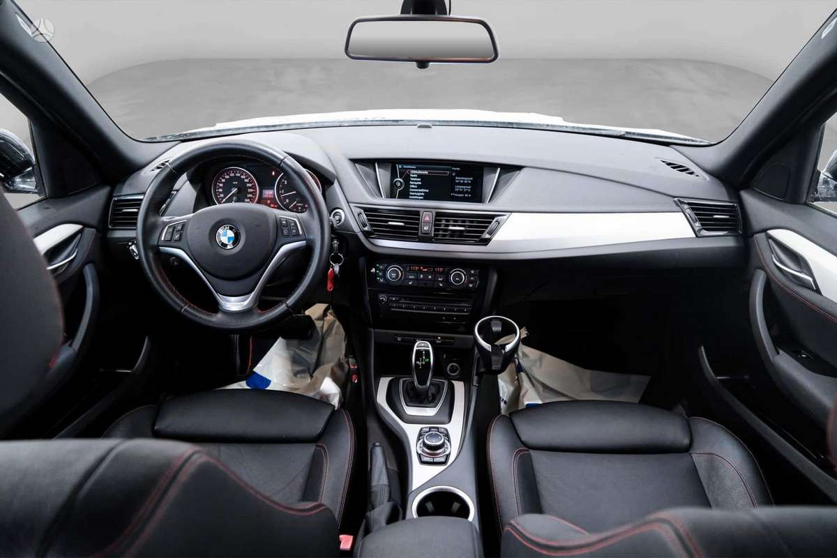 BMW X1, 2.0 l., Внедорожник / Кроссовер