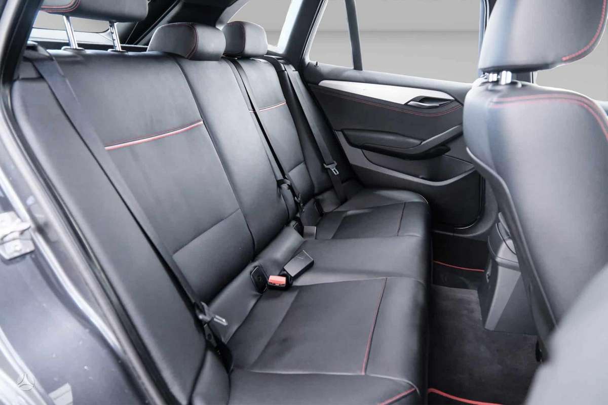 BMW X1, 2.0 l., Внедорожник / Кроссовер