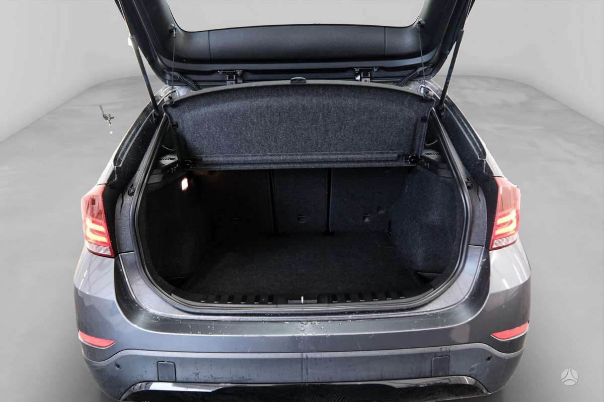 BMW X1, 2.0 l., Внедорожник / Кроссовер