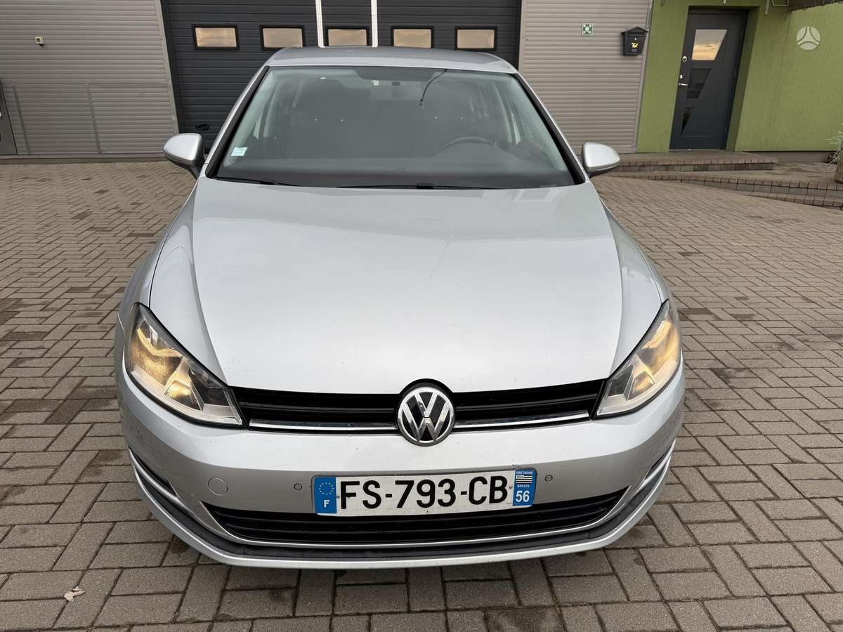 Volkswagen Golf - 2