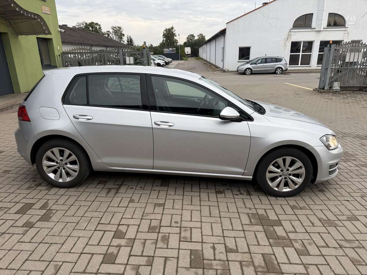 Volkswagen Golf - 4