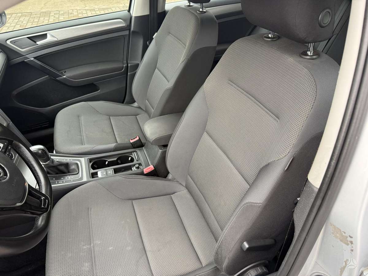 Volkswagen Golf - 11