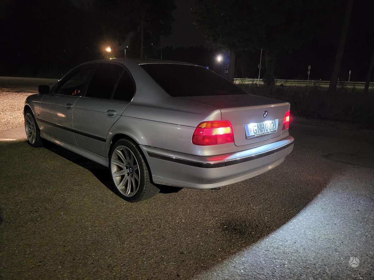 BMW 520, 2.0 l., Седан