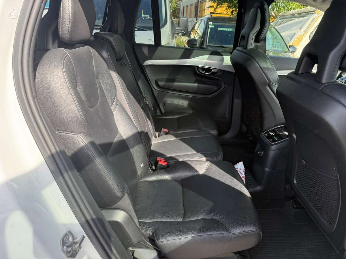 Volvo XC90 - 8
