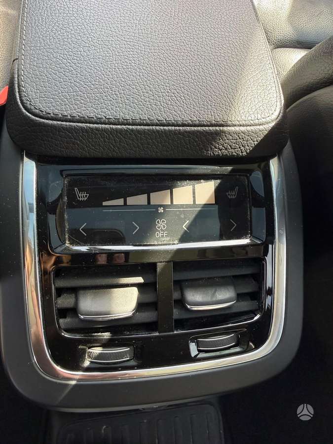 Volvo XC90 - 9