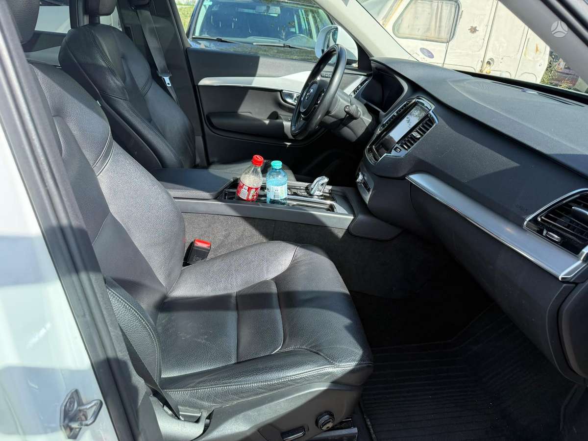 Volvo XC90 - 10
