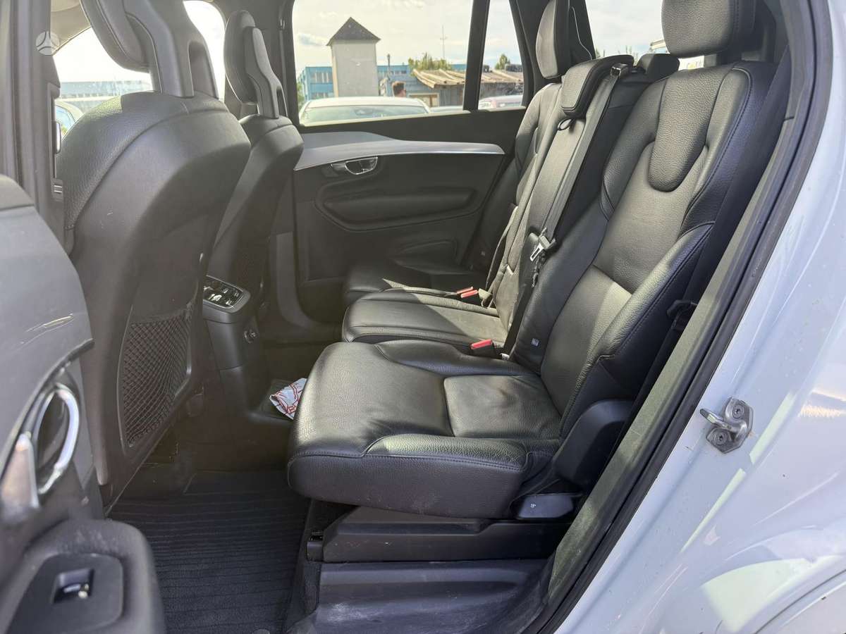 Volvo XC90 - 11
