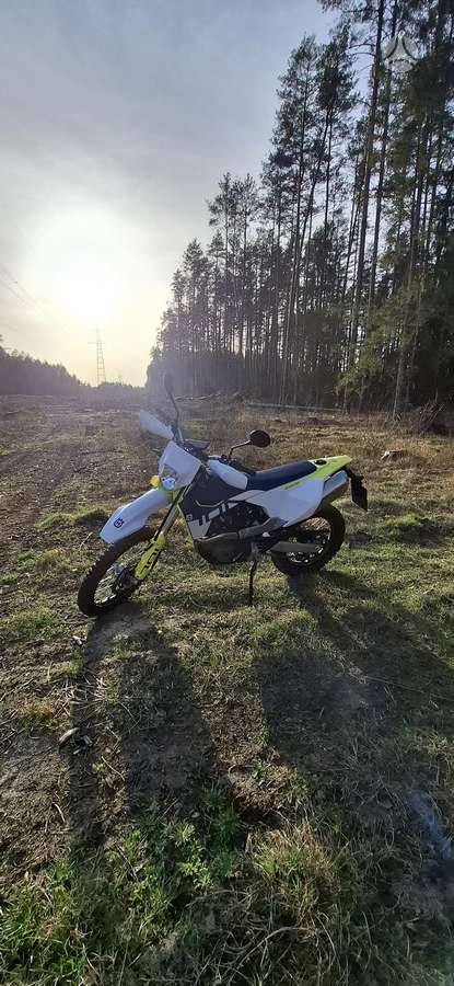Husqvarna Enduro 701cc, enduro / adventure