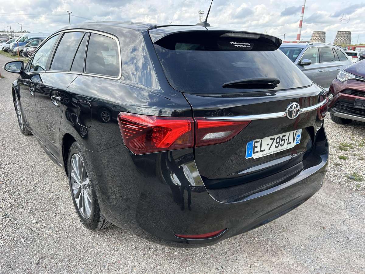 Toyota Avensis - 4