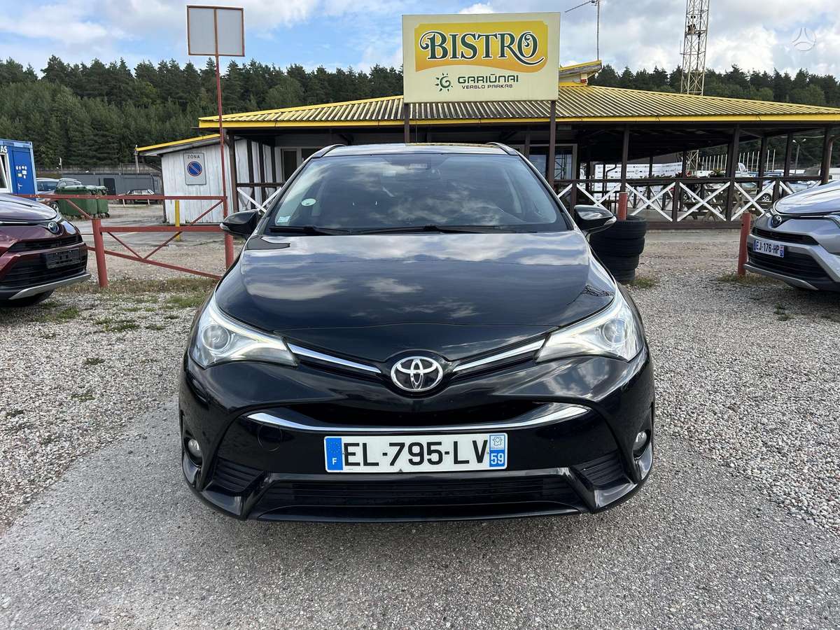 Toyota Avensis - 8