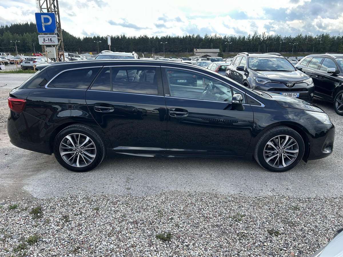 Toyota Avensis - 9