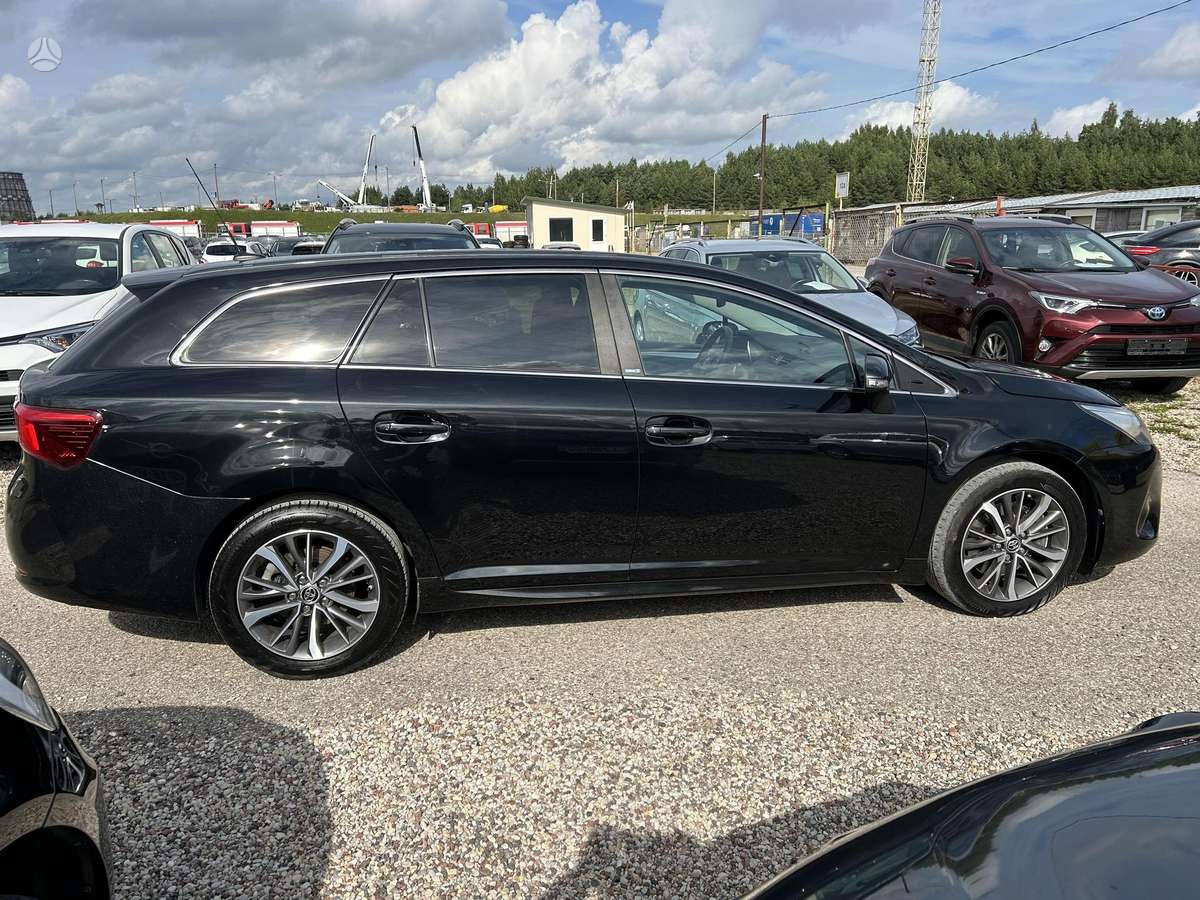 Toyota Avensis - 12