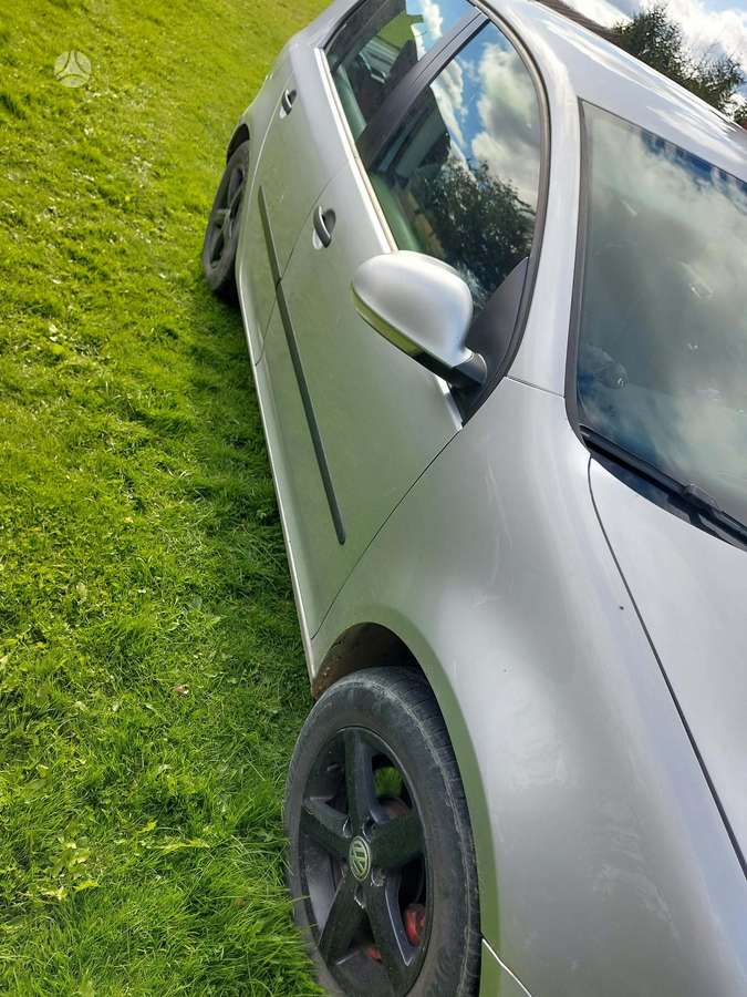 Volkswagen Golf - 5