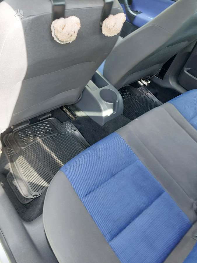 Volkswagen Golf - 10