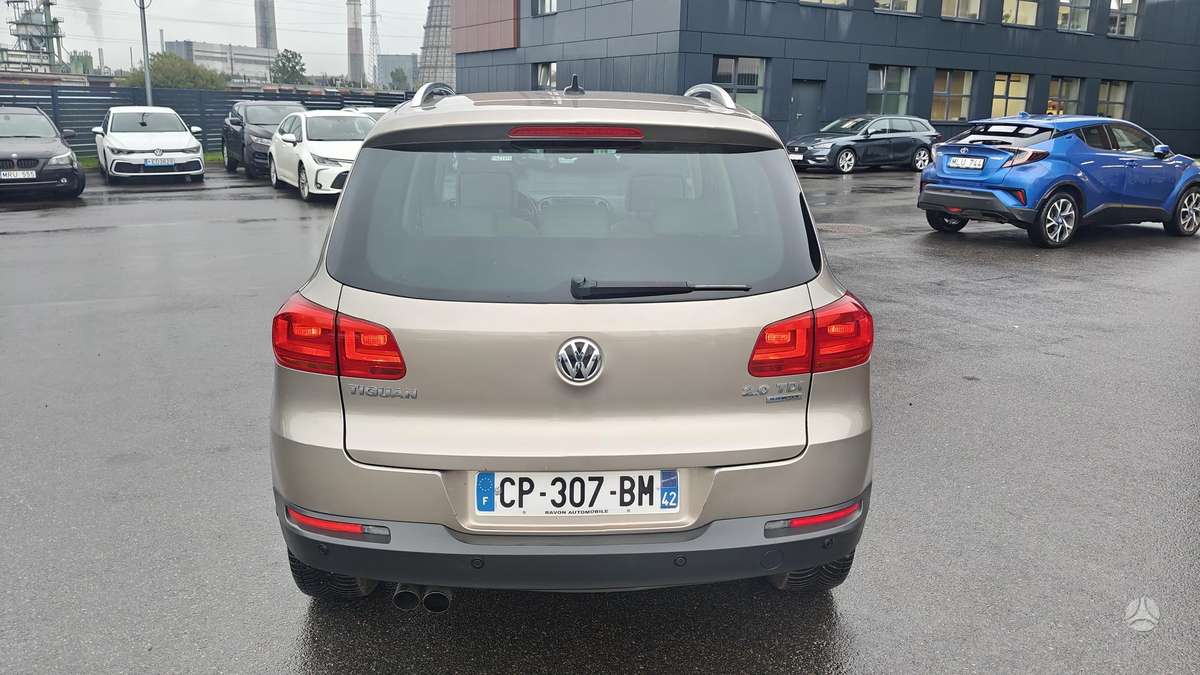 Volkswagen Tiguan - 4