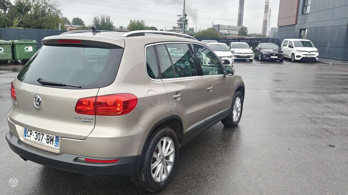 Volkswagen Tiguan - 5