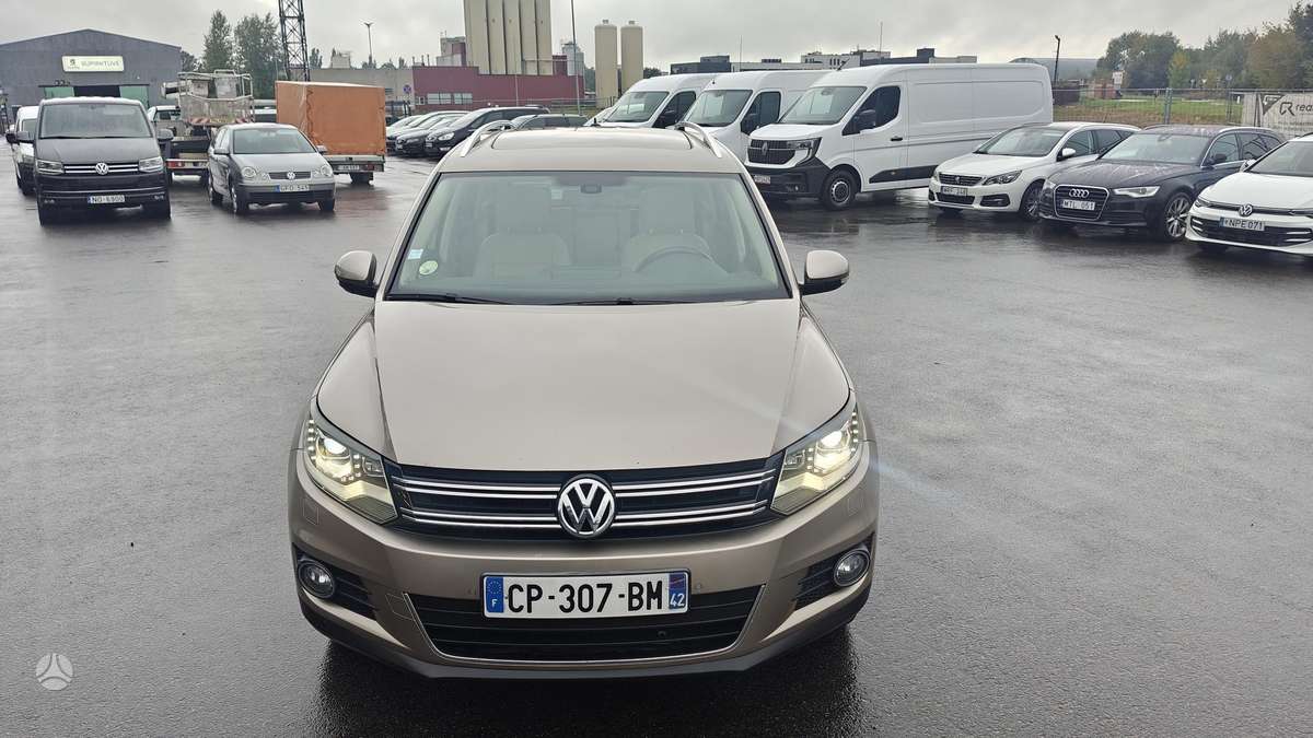 Volkswagen Tiguan - 8