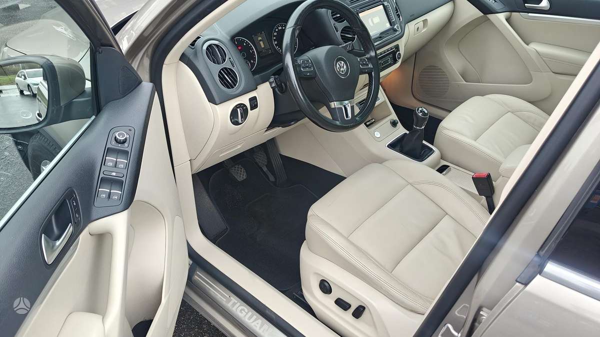 Volkswagen Tiguan - 9