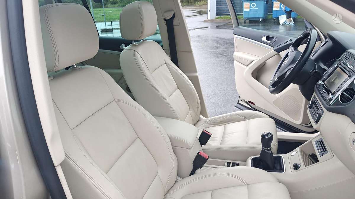Volkswagen Tiguan - 11