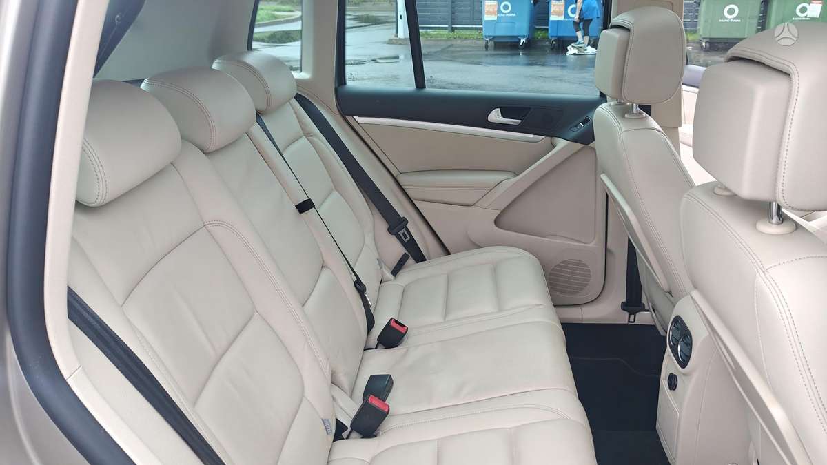 Volkswagen Tiguan - 12
