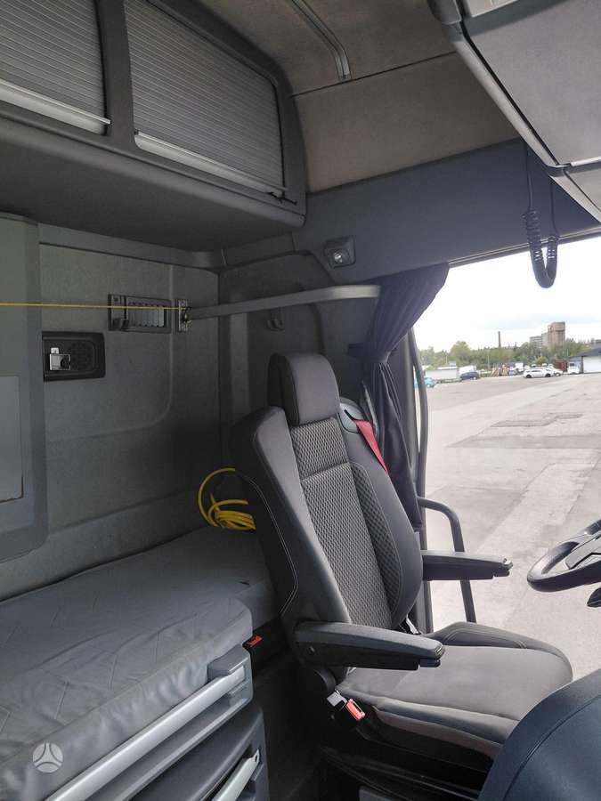 Renault T 520 Maxispace, single sleeper