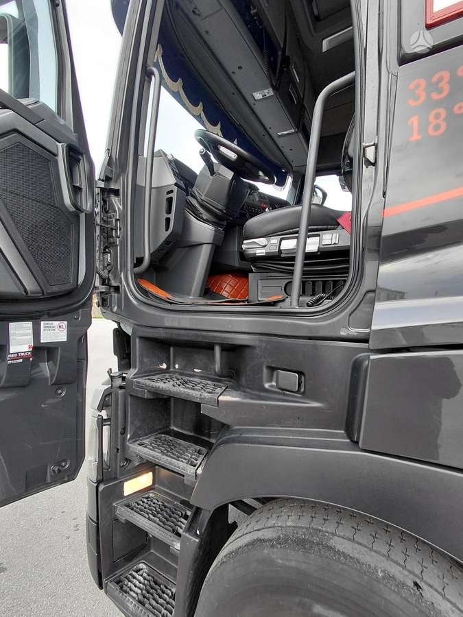 Renault T 520 Maxispace, single sleeper