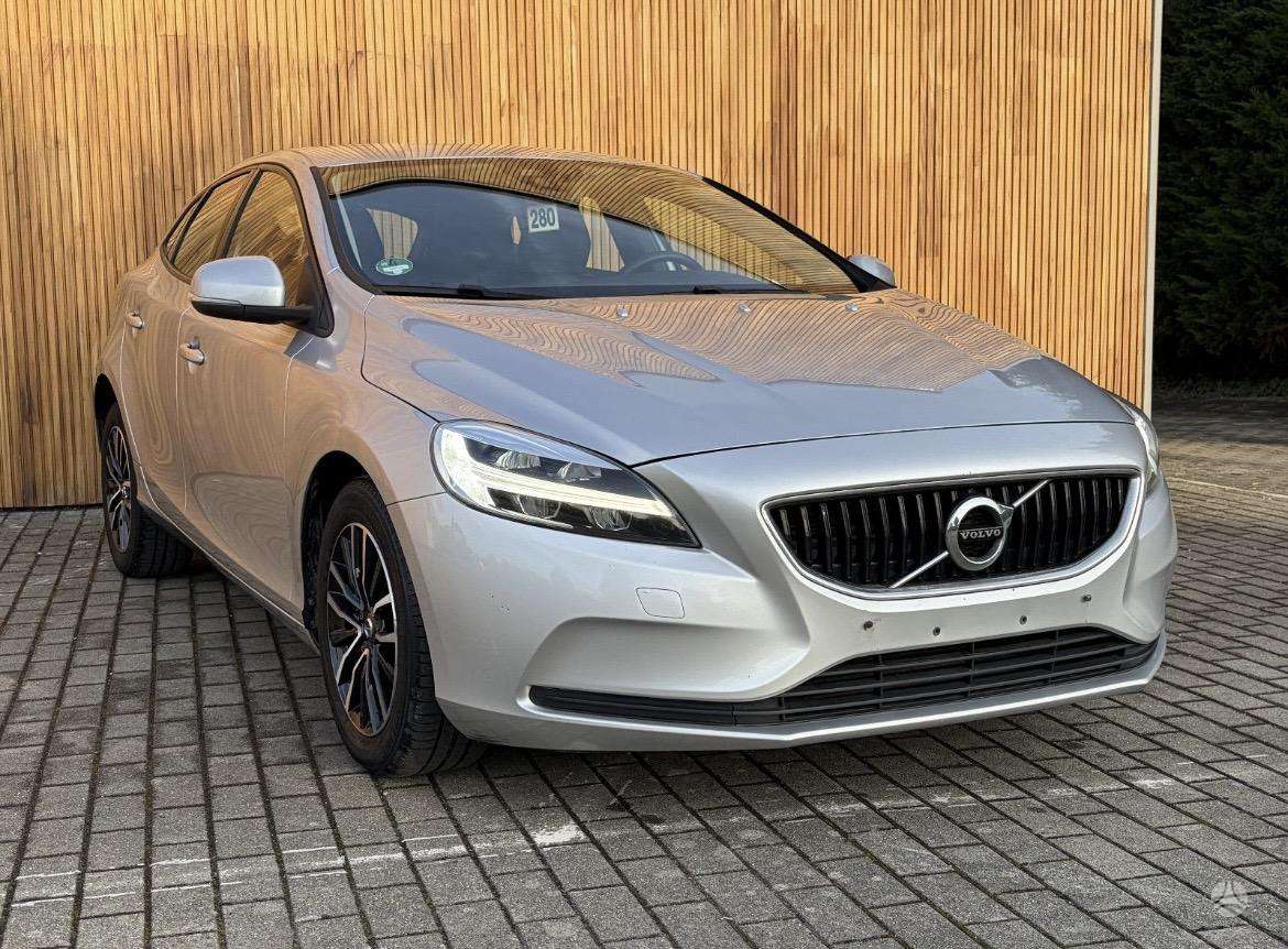 Volvo V40, 2.0 l., Хэтчбек