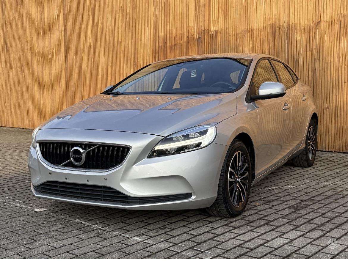 Volvo V40, 2.0 l., Хэтчбек
