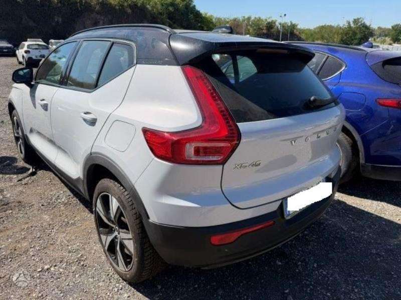 Volvo XC40, off-road / crossover