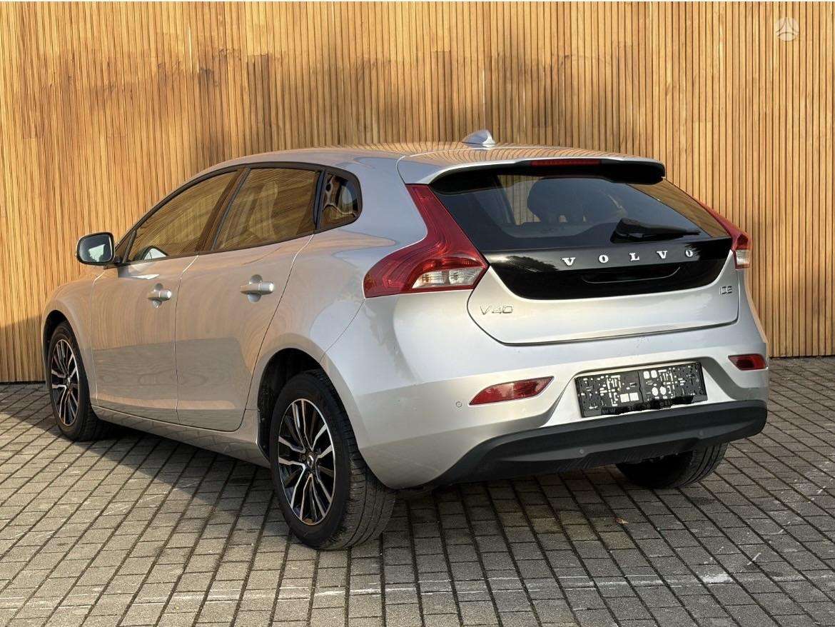 Volvo V40, 2.0 l., hečbekas