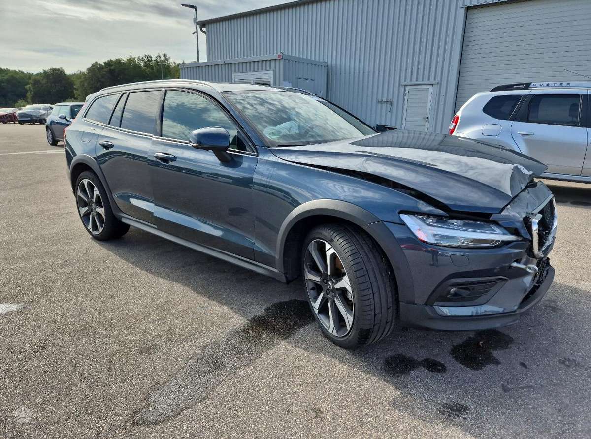 Volvo V60 Cross Country - 2