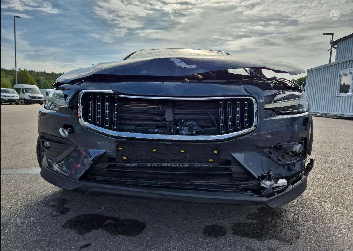 Volvo V60 Cross Country - 11