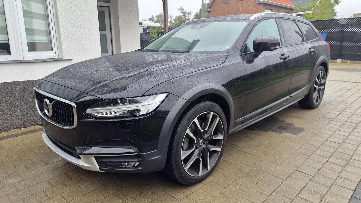 Volvo V90 Cross Country - 2
