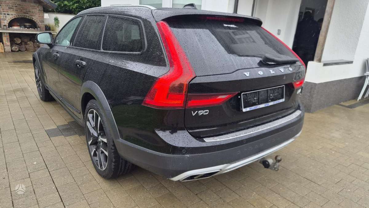 Volvo V90 Cross Country - 7