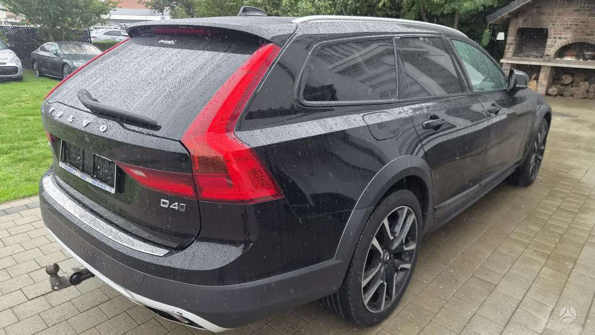 Volvo V90 Cross Country - 8