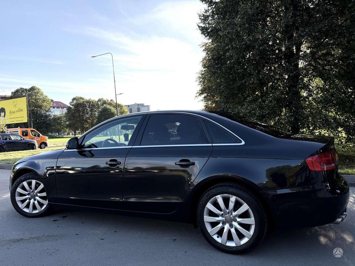 Audi A4, 2.0 l., Седан
