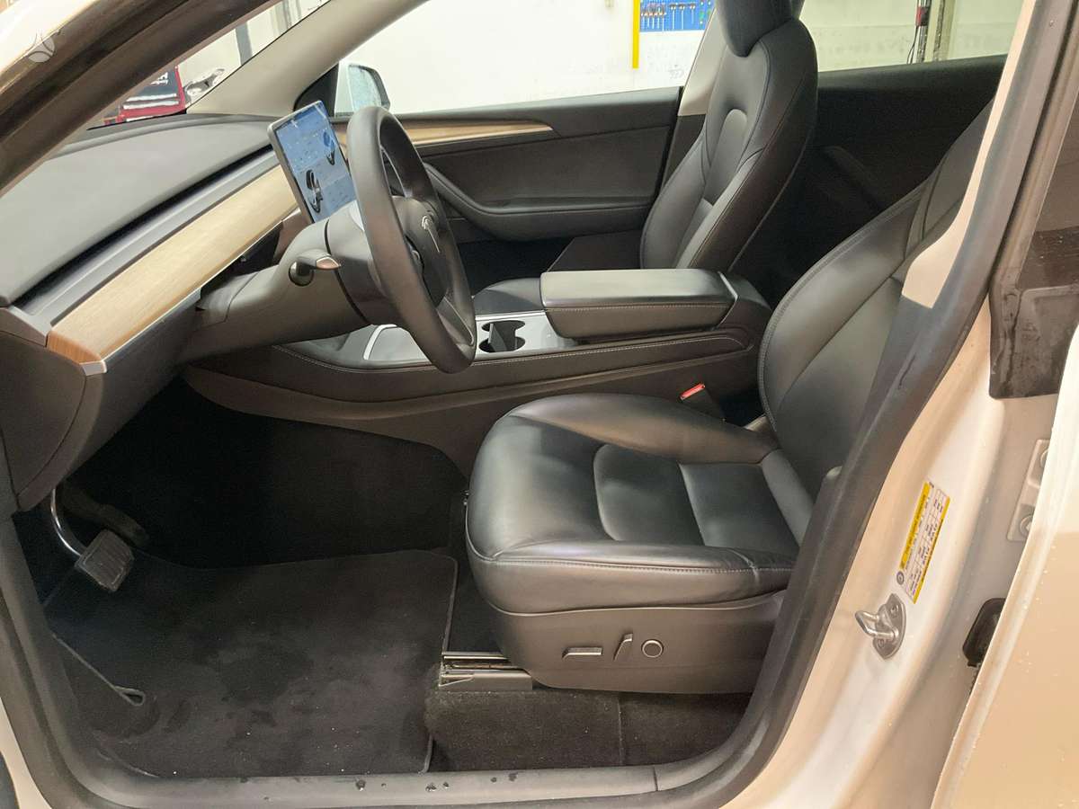 Tesla Model Y, Внедорожник / Кроссовер