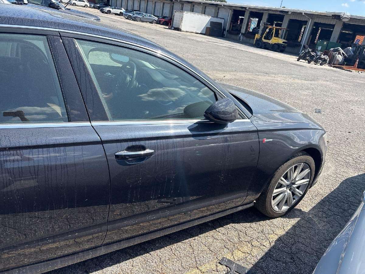 Audi A6, 3.0 l., Седан