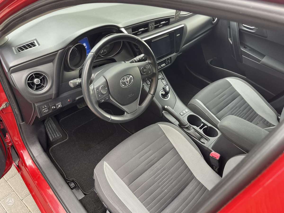 Toyota Auris - 10