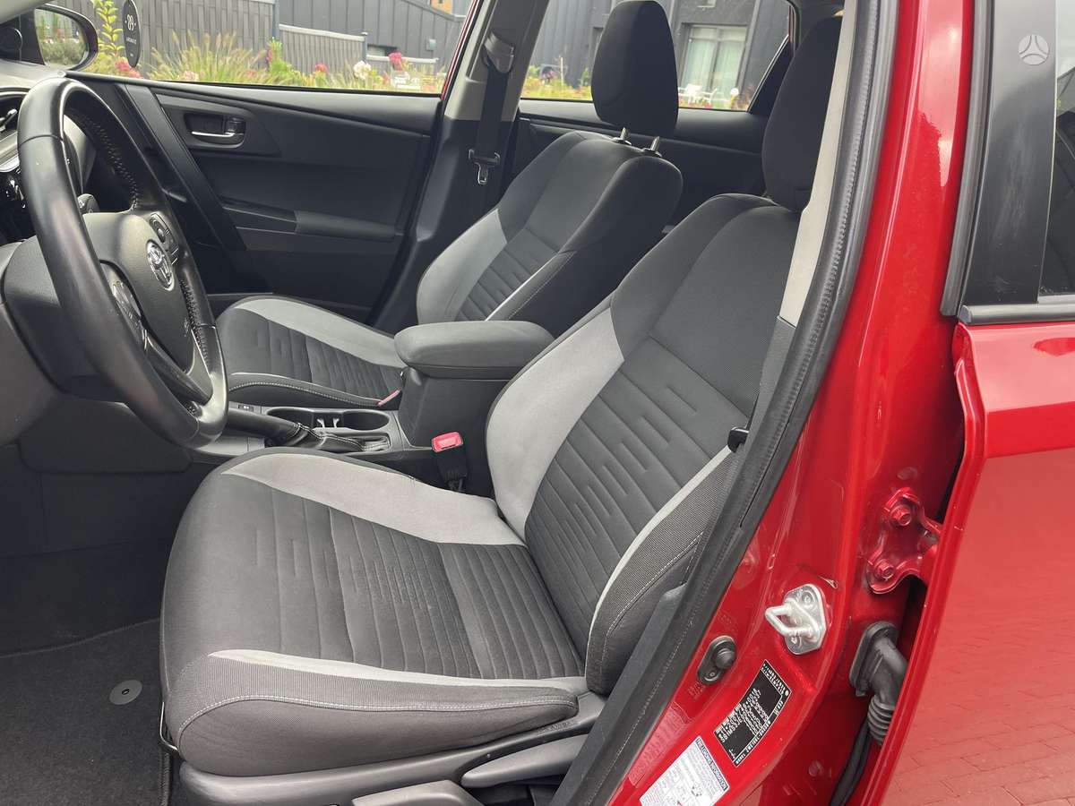 Toyota Auris - 11