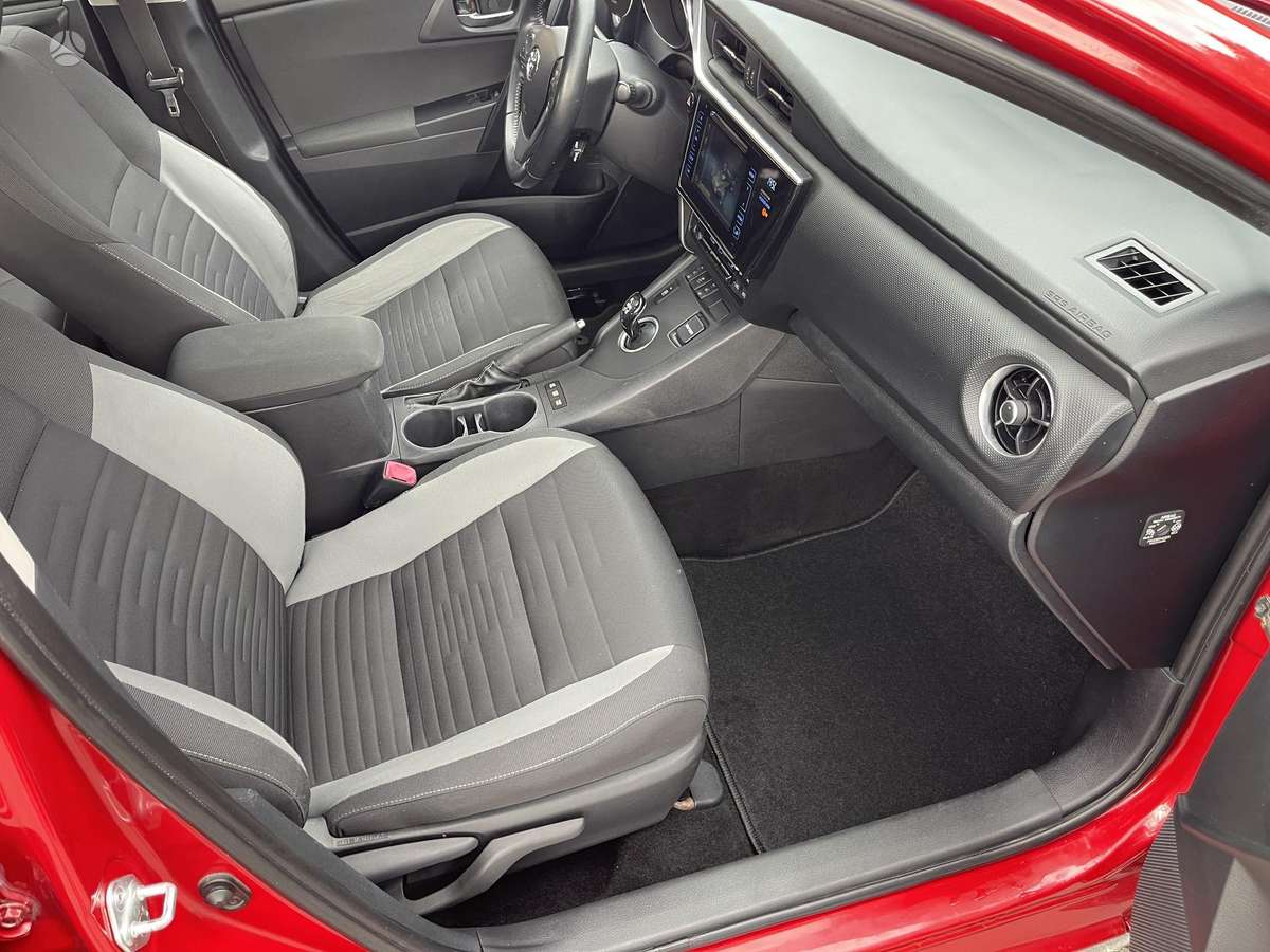 Toyota Auris - 12