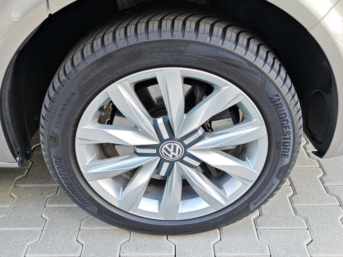Volkswagen Multivan - 10