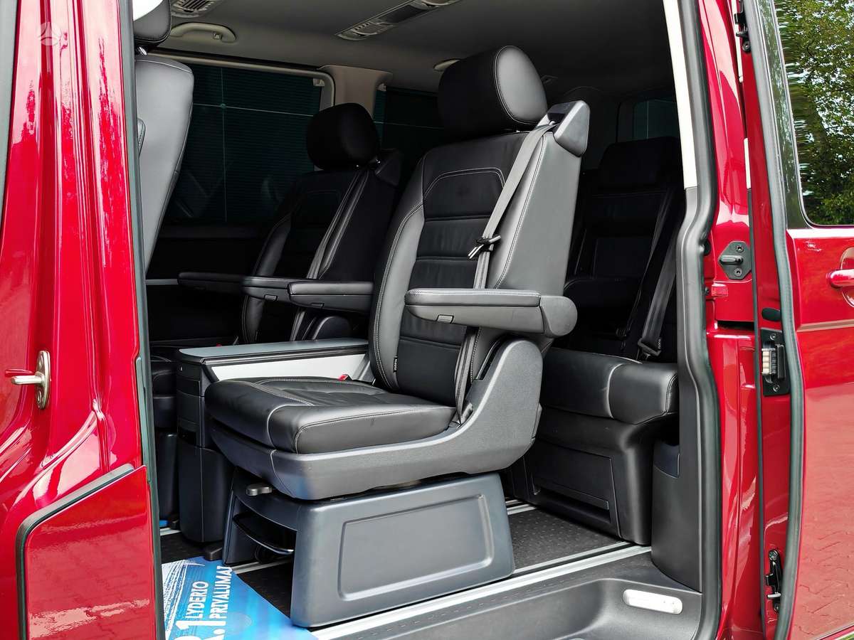 Volkswagen Multivan - 11