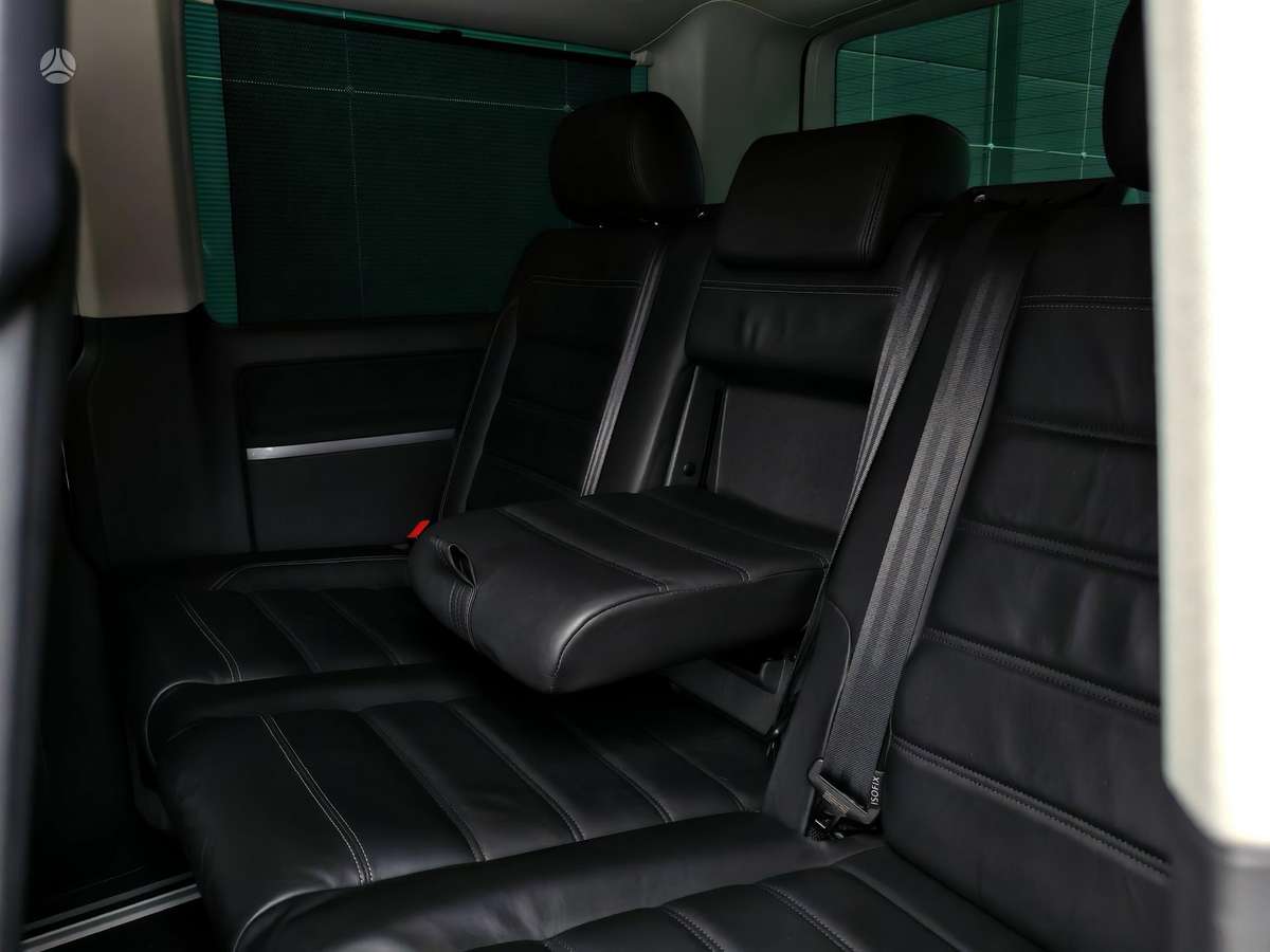 Volkswagen Multivan - 12