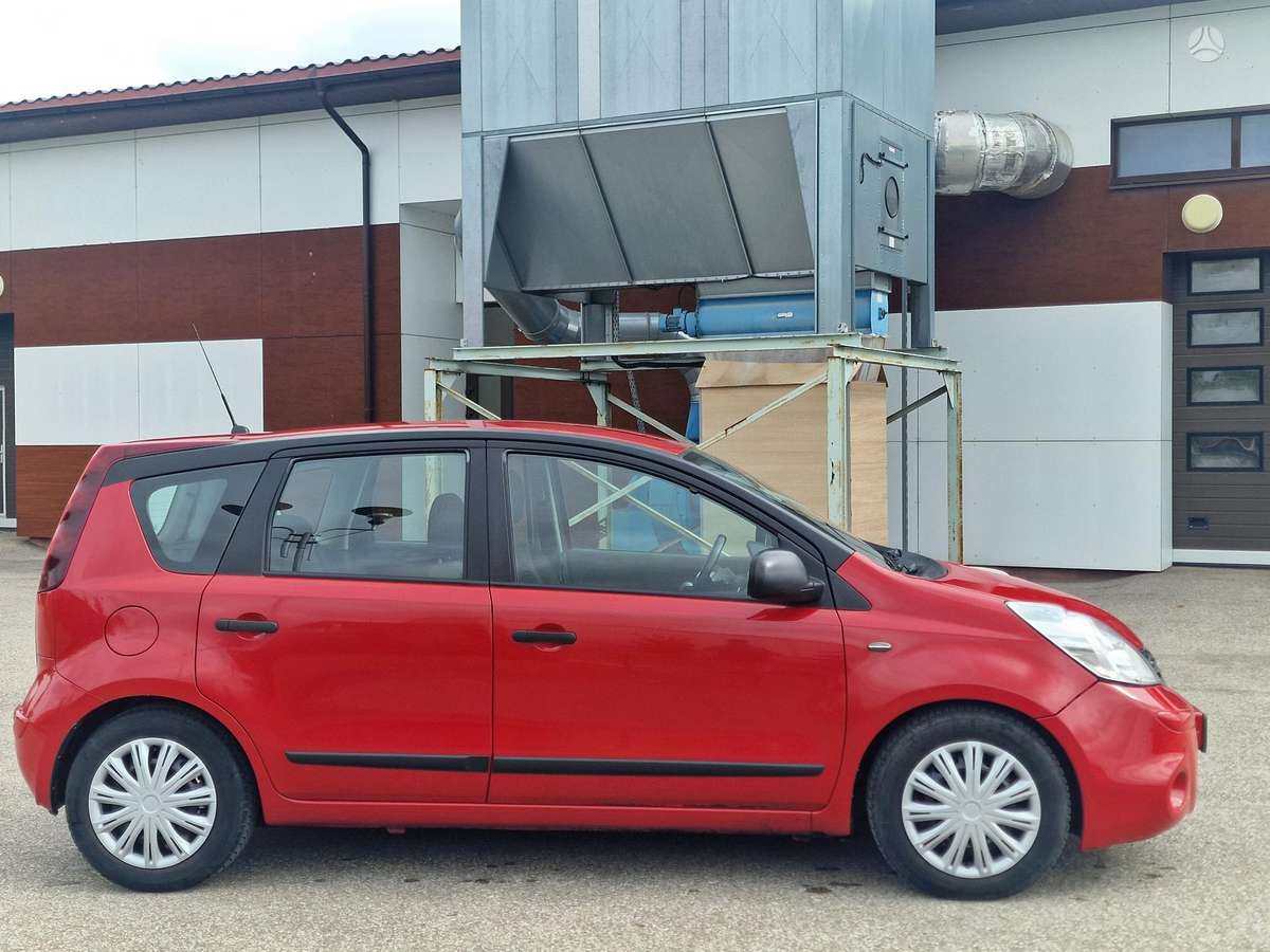 Nissan Note, 1.5 l., hatchback