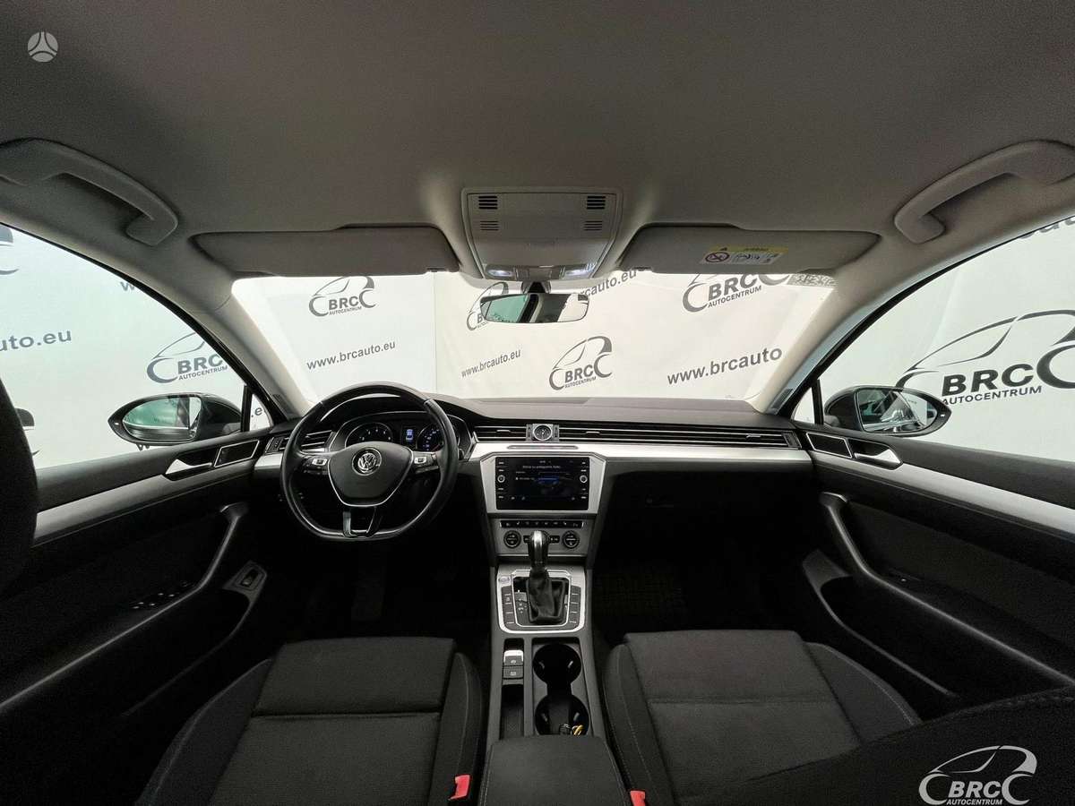 Volkswagen Passat - 12