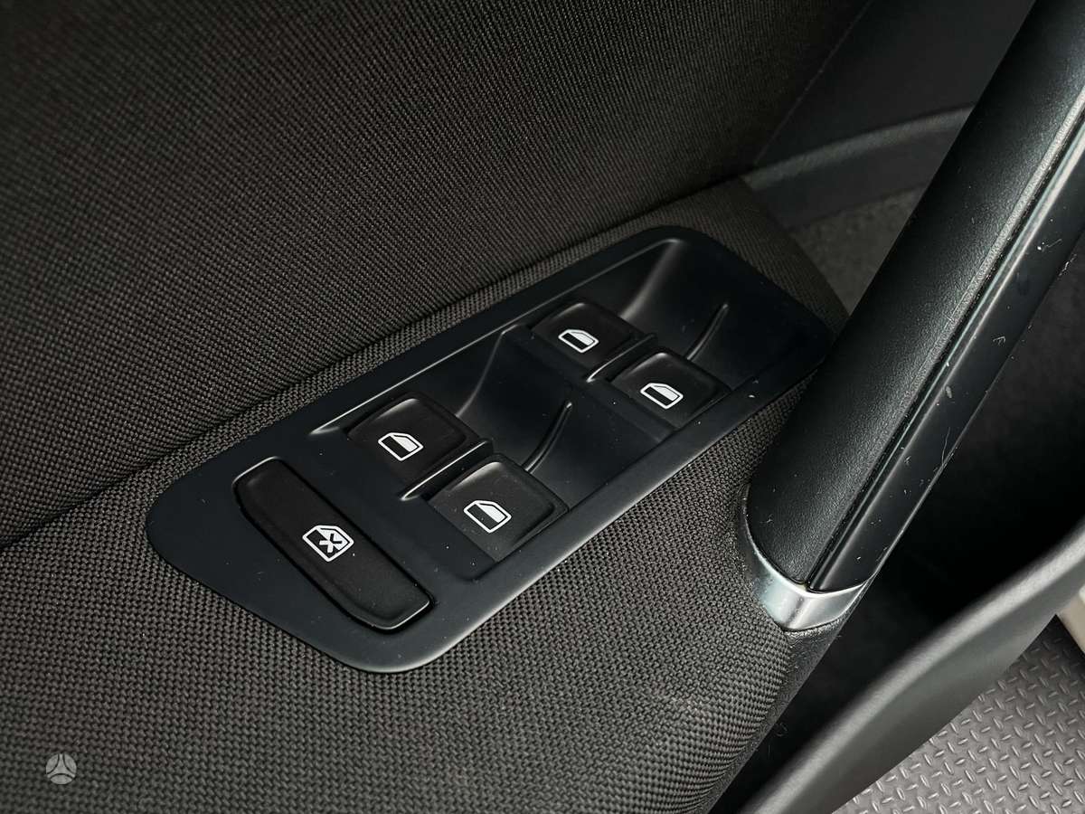Volkswagen Golf - 11